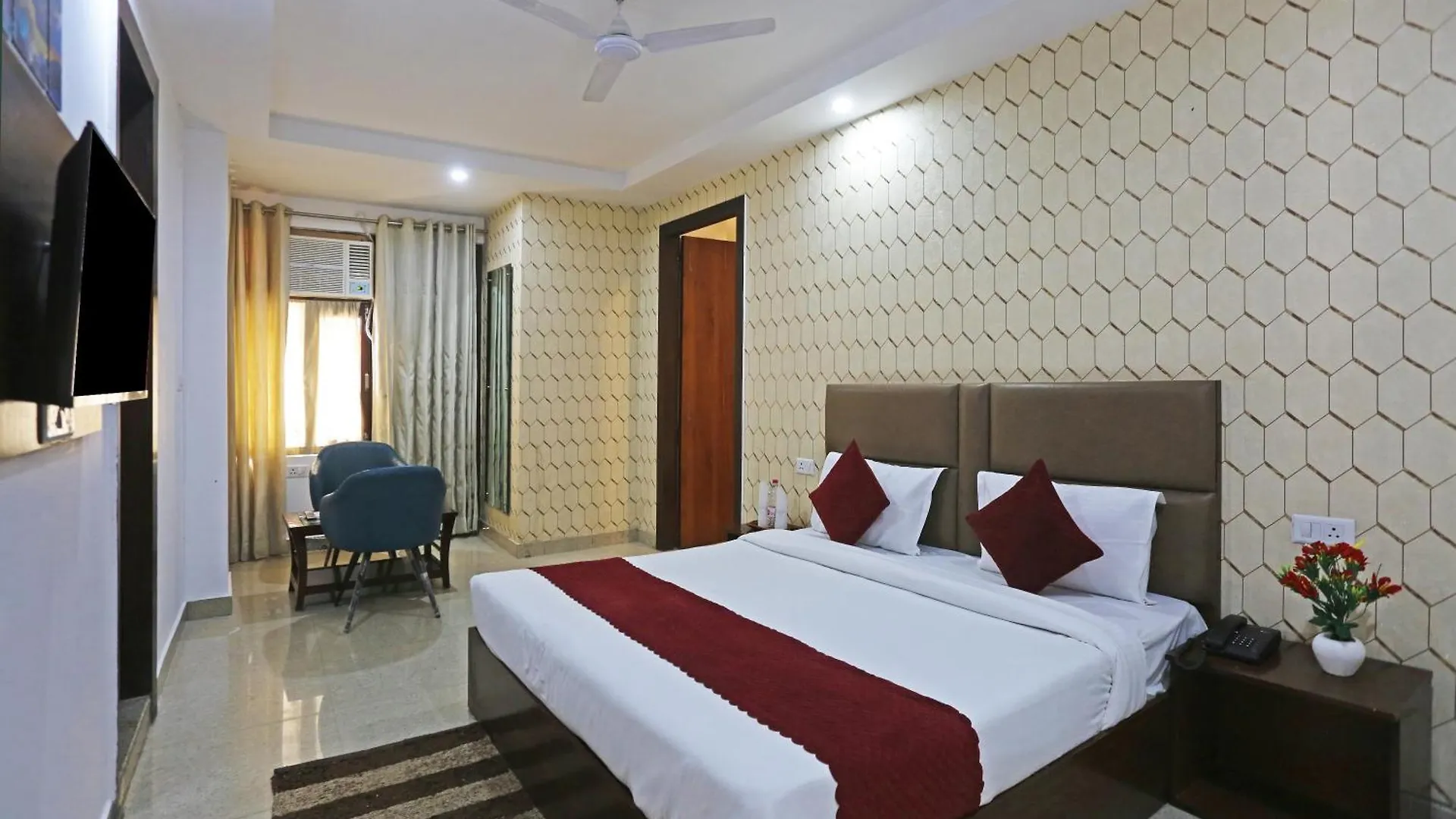 Hotel Ambience Suites A Family Hotel Near Igi Delhi Airport Nové Dillí